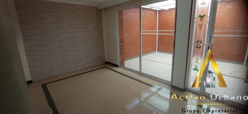 foto_104782_901271444_9552215931_ss