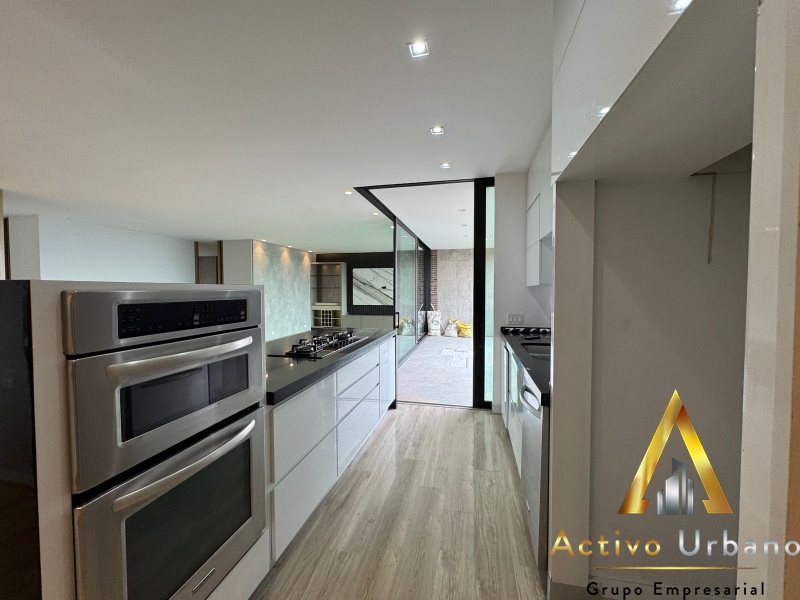 foto_104782_901271444_9646659942_ss