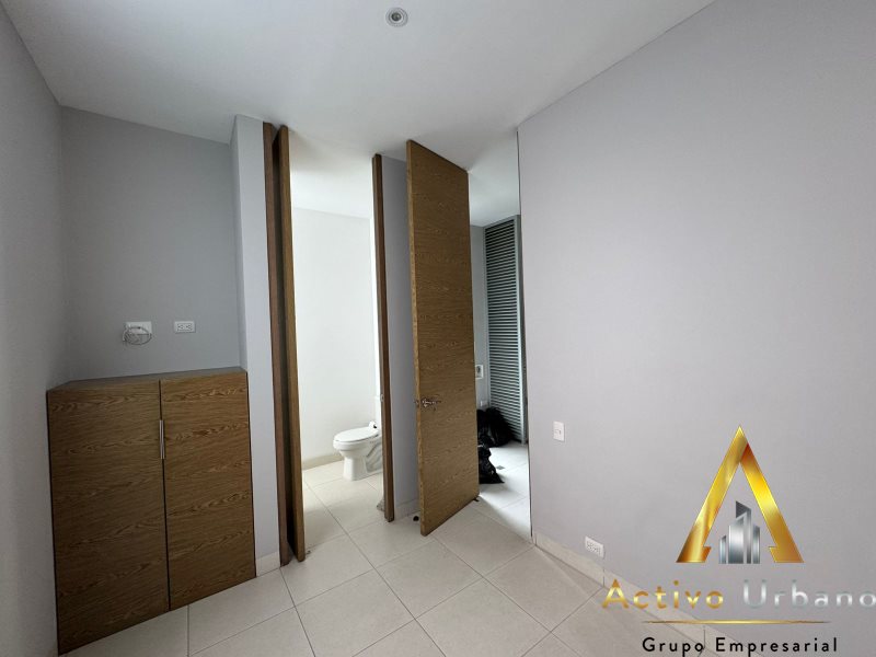 foto_104782_901271444_9665759043_ss