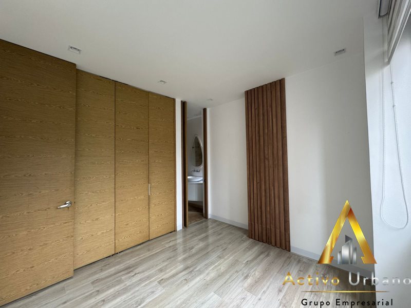 foto_104782_901271444_9711156911_ss