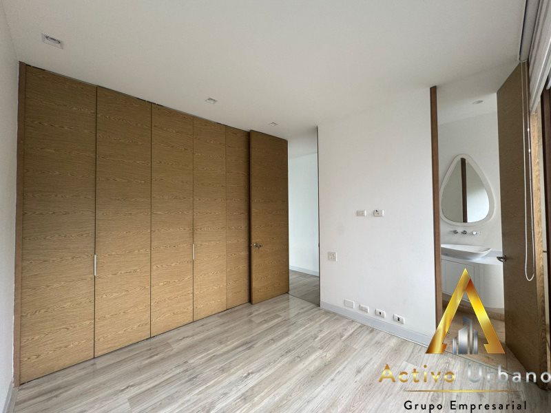 foto_104782_901271444_9712053176_ss