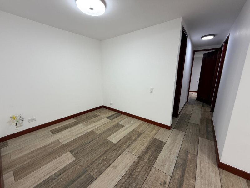 foto_104782_901271444_9782176202_ss