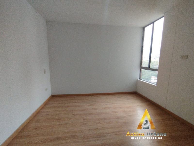 foto_104782_901271444_0490895180_ss