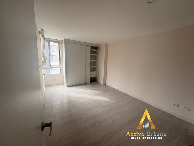 foto_104782_901271444_6519362305_ss