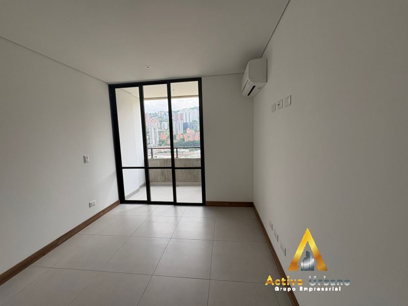 foto_104782_901271444_6544296700_ss