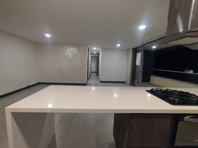 foto_104782_901271444_6615890739_ss