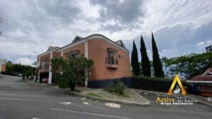 foto_104782_901271444_6829563162_ss