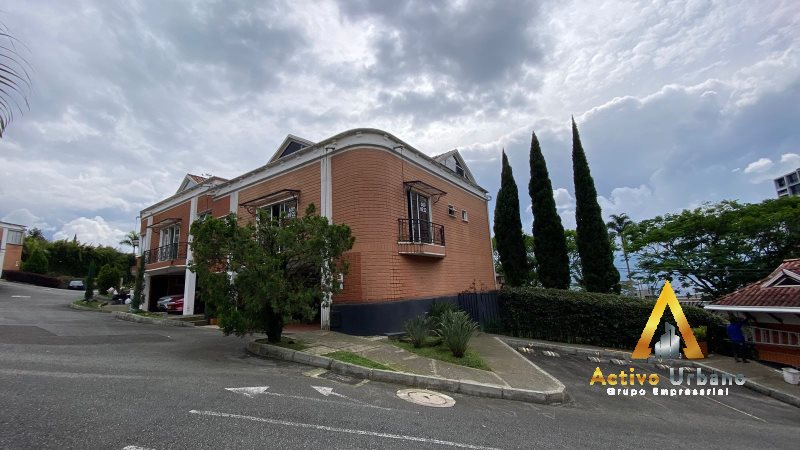 foto_104782_901271444_6829563162_ss