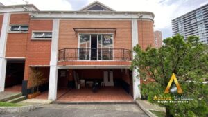 foto_104782_901271444_6829689492_ss