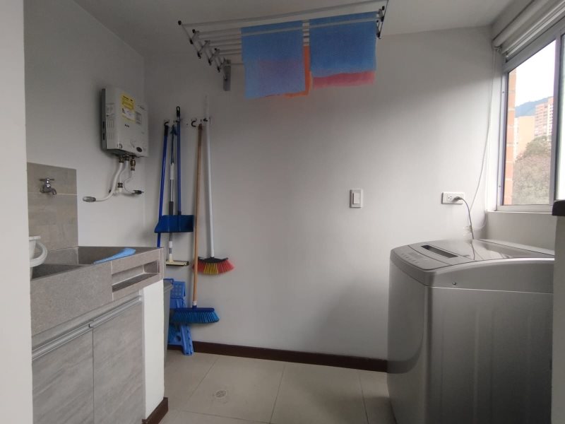 foto_104782_901271444_7352520800_ss