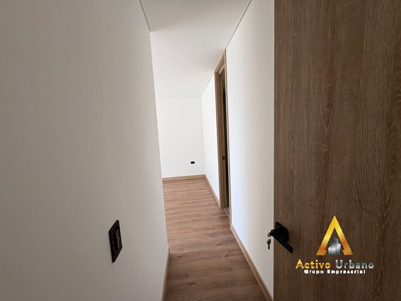 foto_104782_901271444_7618032228_ss