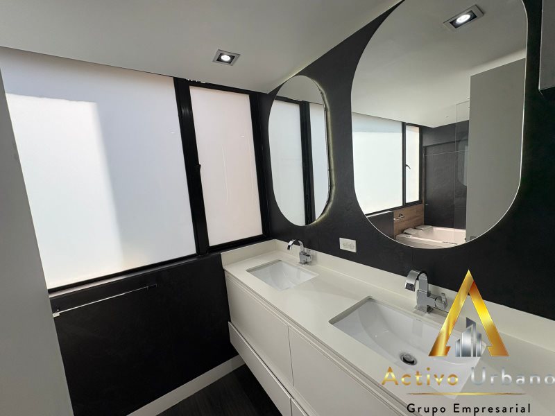 foto_104782_901271444_7651997497_ss