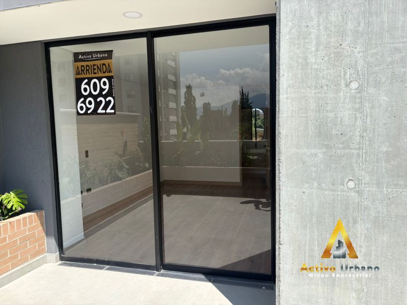 foto_104782_901271444_7674379406_ss