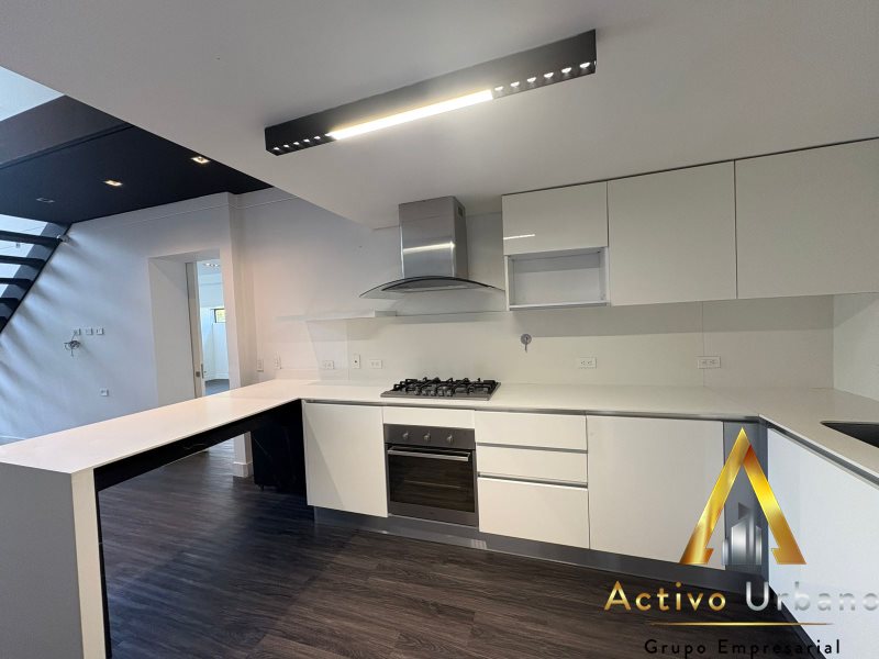 foto_104782_901271444_7679946824_ss