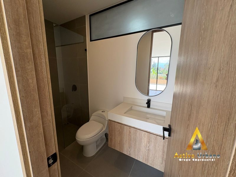 foto_104782_901271444_7685378482_ss