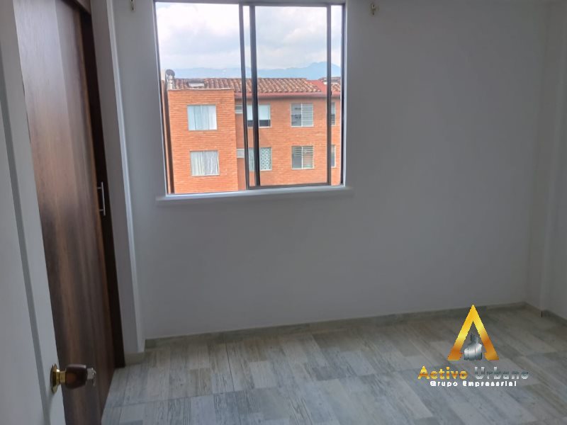 foto_104782_901271444_7977390147_ss