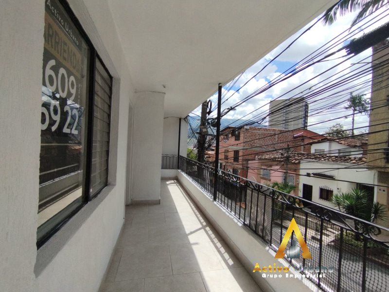 foto_104782_901271444_8188047594_ss