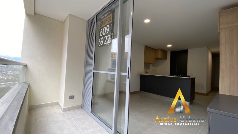 foto_104782_901271444_8276517774_ss