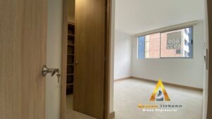 foto_104782_901271444_8296804575_ss