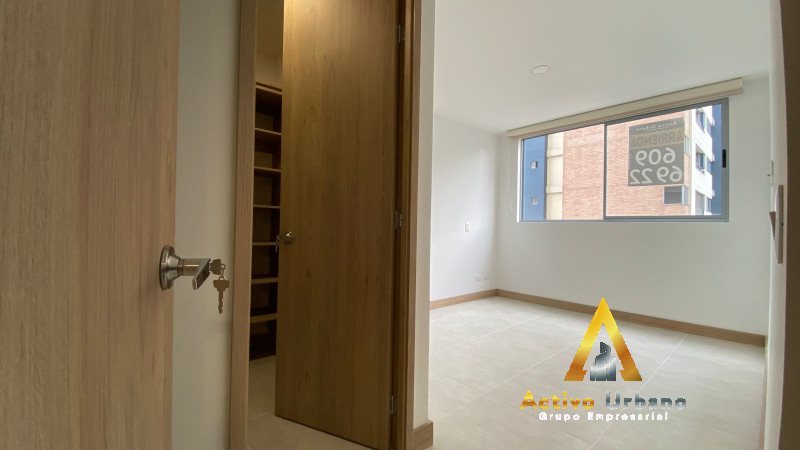 foto_104782_901271444_8296804575_ss