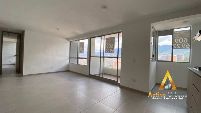 foto_104782_901271444_8639808086_ss