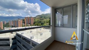 foto_104782_901271444_8650675551_ss