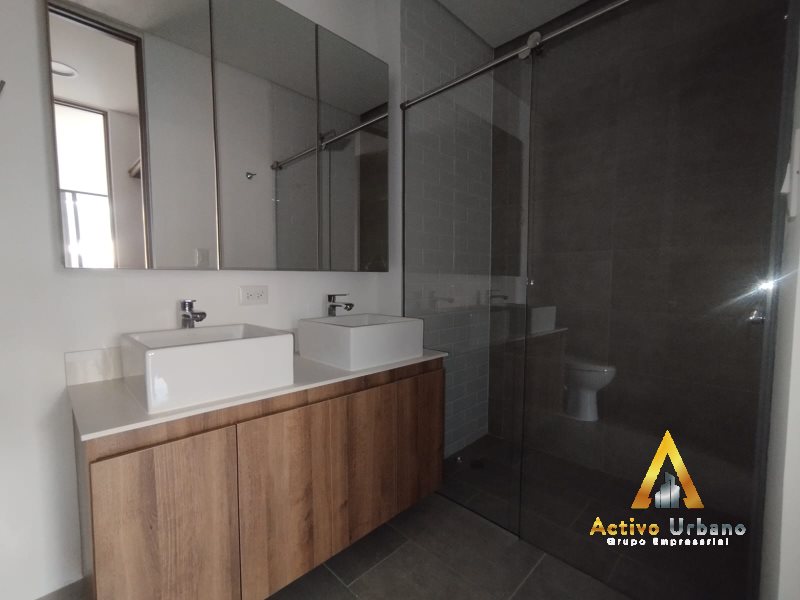 foto_104782_901271444_8698589693_ss