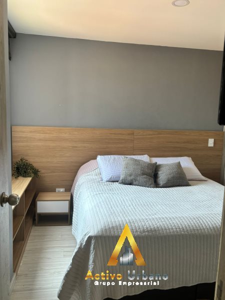 foto_104782_901271444_8702426126_ss