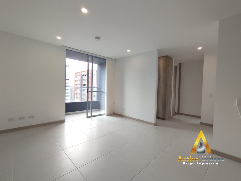 foto_104782_901271444_8705815063_ss