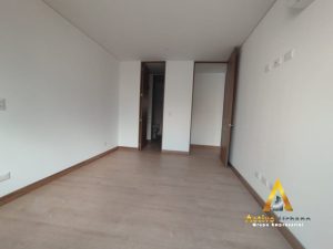 foto_104782_901271444_8710767111_ss