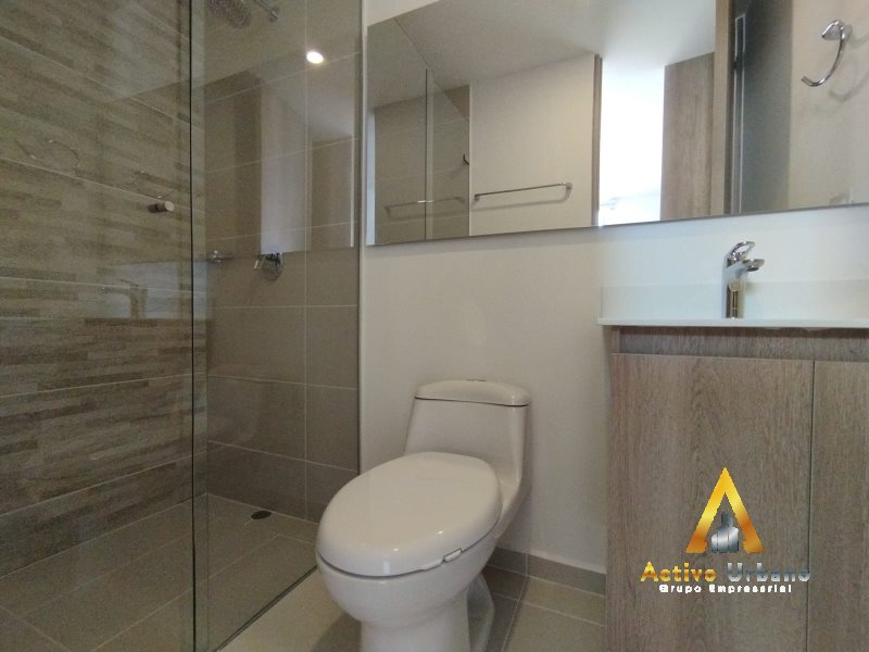 foto_104782_901271444_8716635198_ss