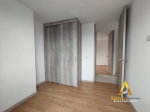 foto_104782_901271444_8717337879_ss