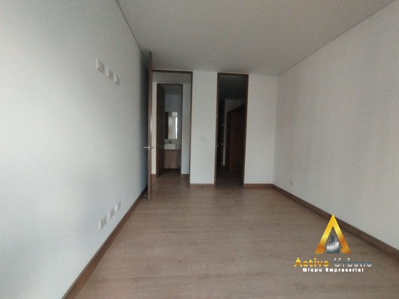 foto_104782_901271444_8739220221_ss