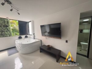 foto_104782_901271444_8887850223_ss