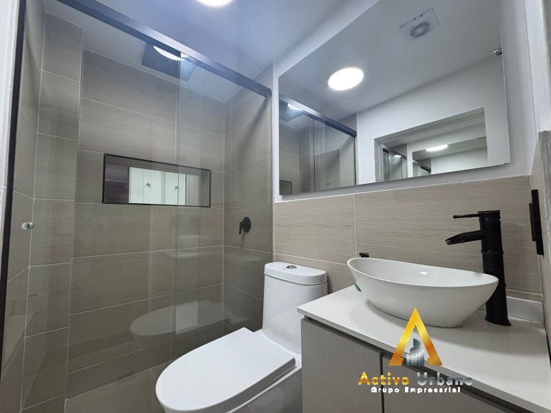 foto_104782_901271444_8911302883_ss