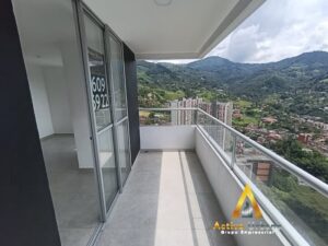 foto_104782_901271444_9290396208_ss