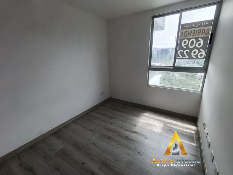 foto_104782_901271444_9326636528_ss