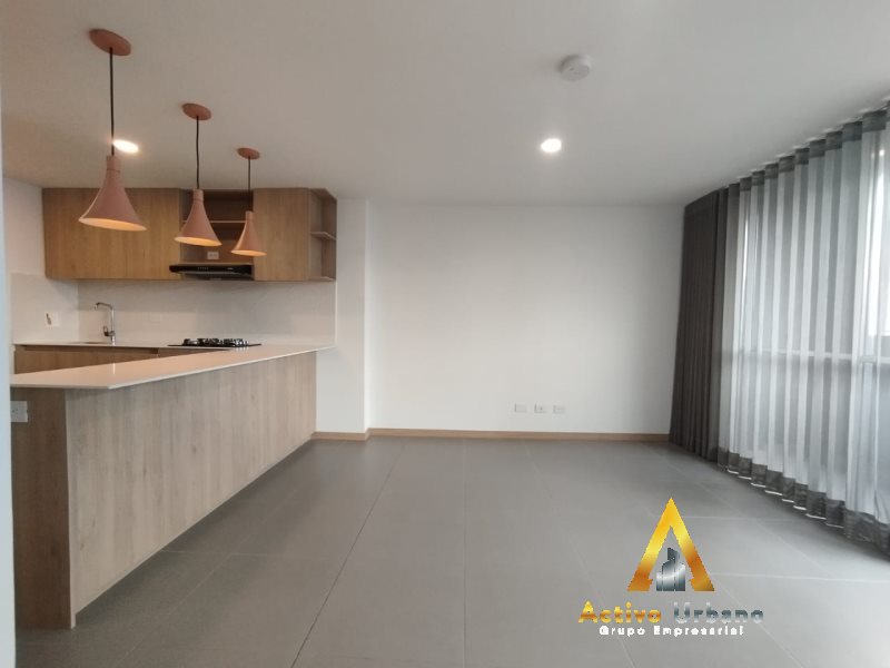 foto_104782_901271444_9390400441_ss