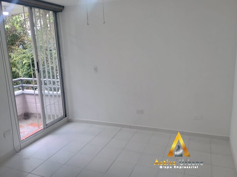 foto_104782_901271444_9653092433_ss