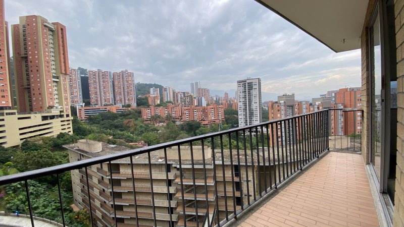 foto_104782_901271444_9677114757_ss