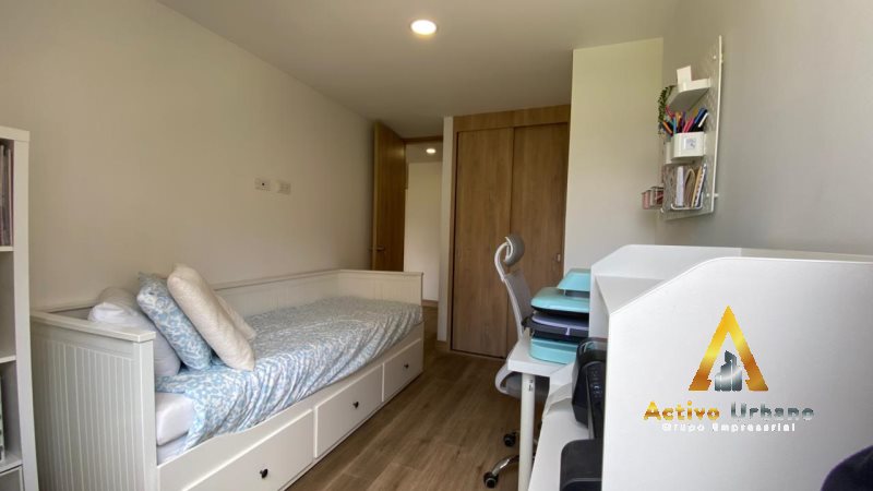 foto_104782_901271444_9853121284_ss