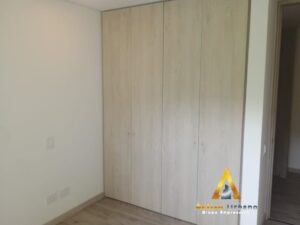 foto_104782_901271444_9858496005_ss