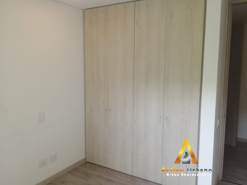 foto_104782_901271444_9858496005_ss