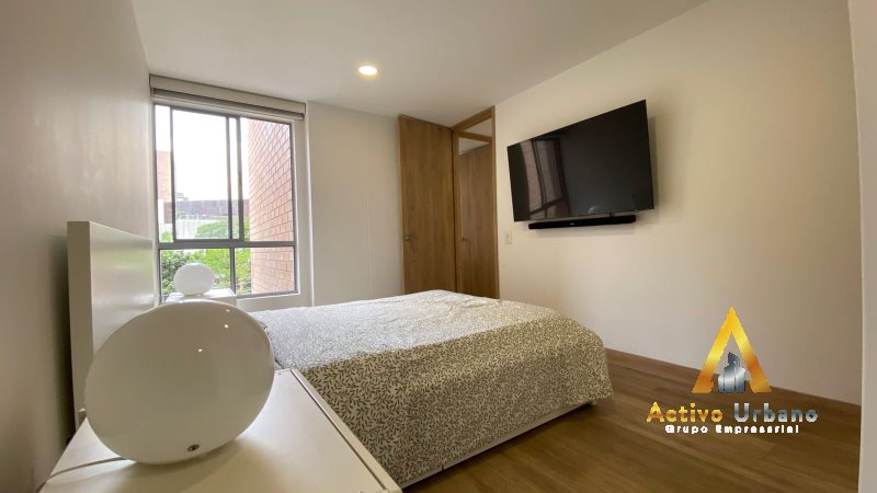 foto_104782_901271444_9874869142_ss