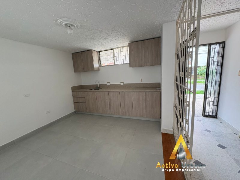 foto_104782_901271444_5317372643_ss