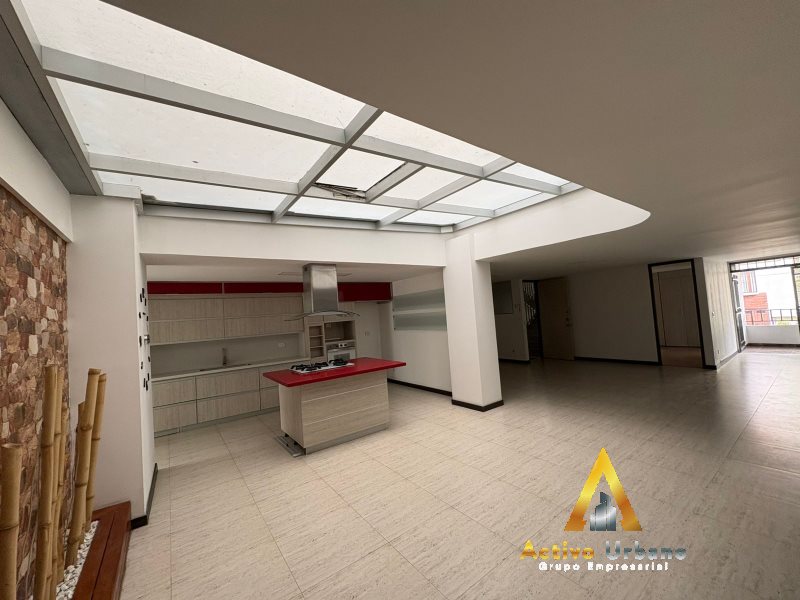 foto_104782_901271444_5367353635_ss