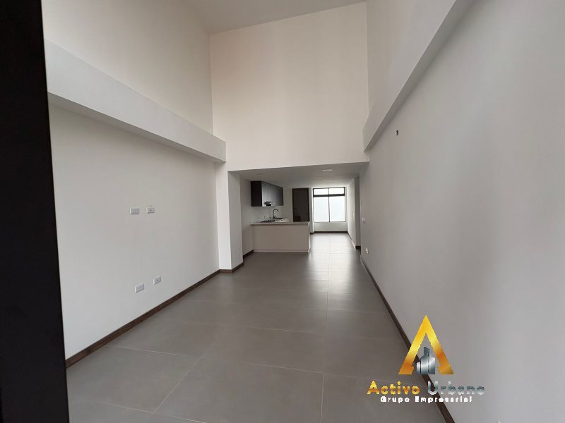 foto_104782_901271444_6077280720_ss