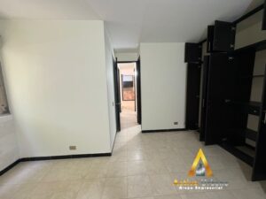 foto_104782_901271444_6107282007_ss