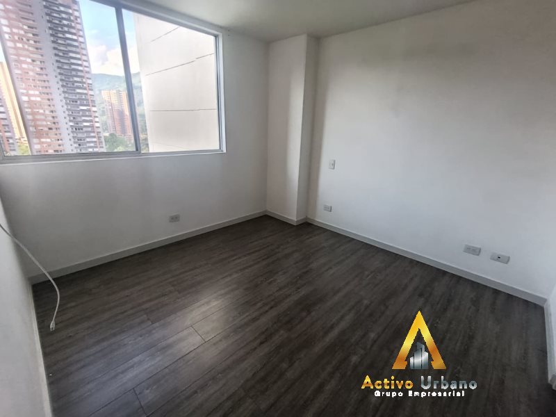 foto_104782_901271444_6321106135_ss