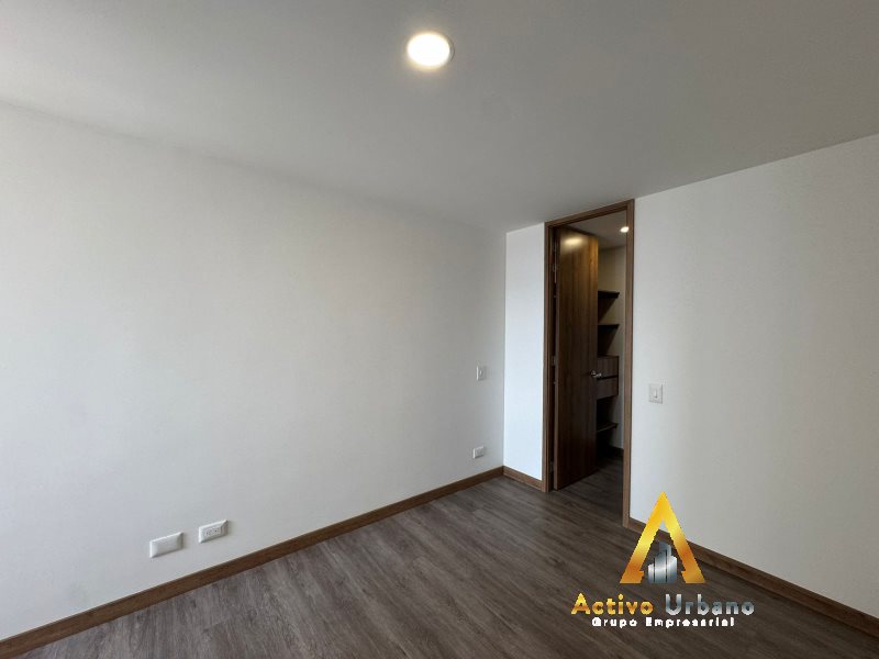 foto_104782_901271444_6578995417_ss